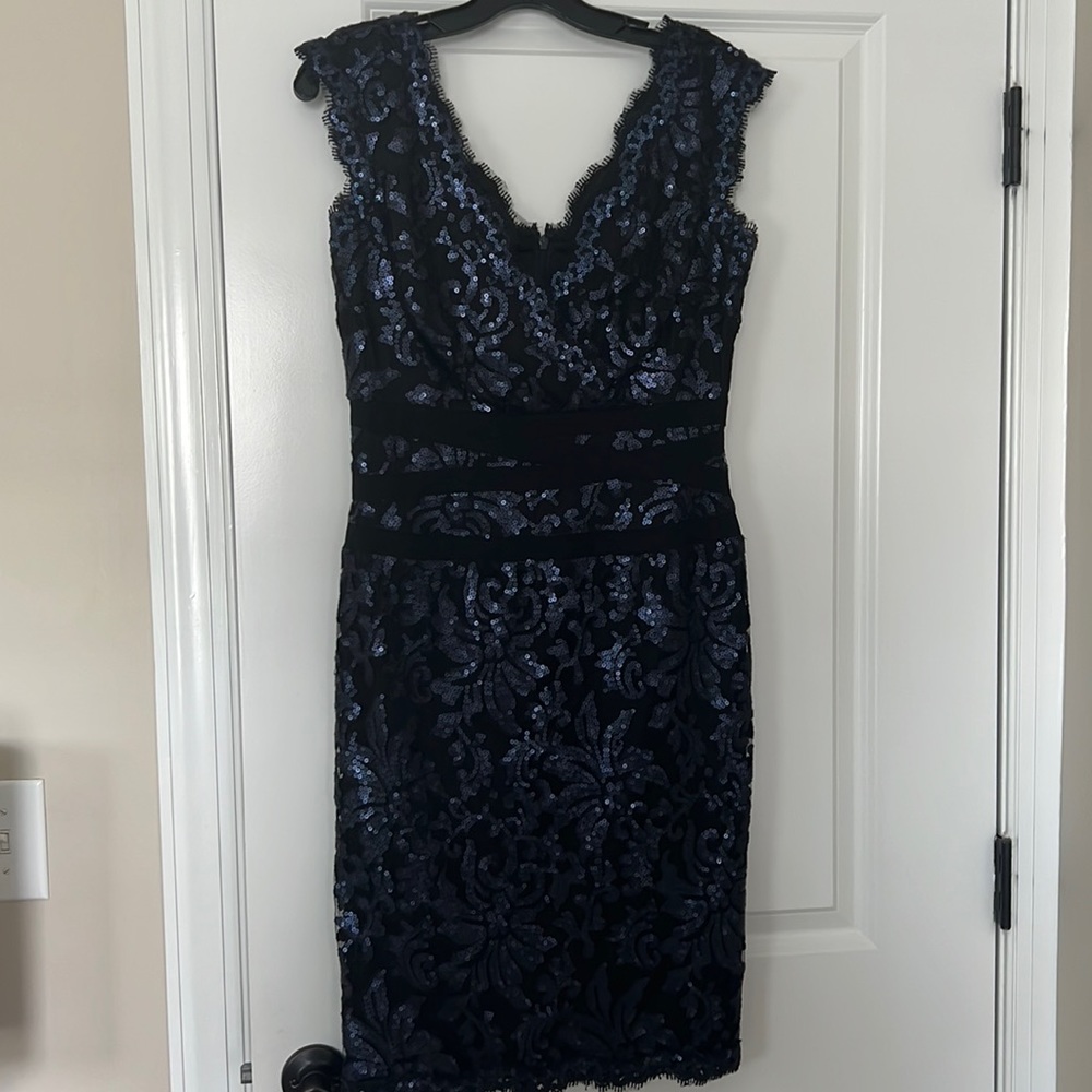 Tadashi Soji stunning sequined evening dress!